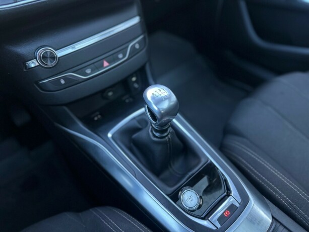 peugeot-308-diesel-2014-big-19