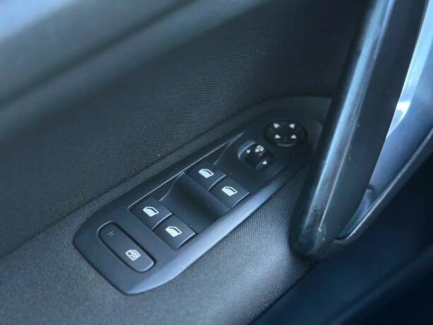 peugeot-308-diesel-2014-big-27