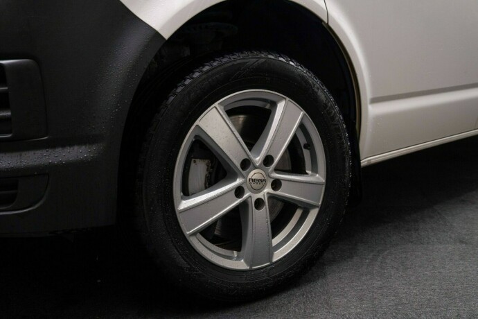 volkswagen-transporter-diesel-2019-big-3