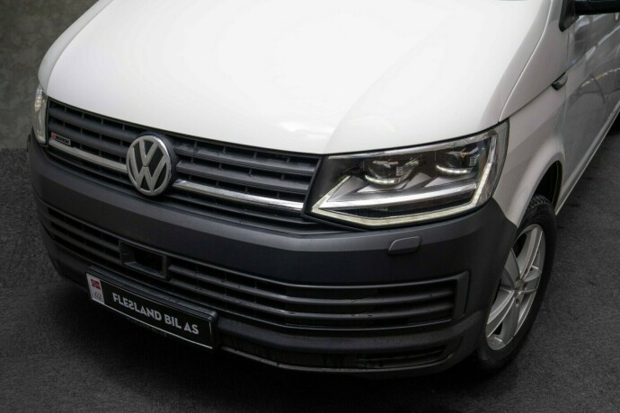 volkswagen-transporter-diesel-2019-big-4