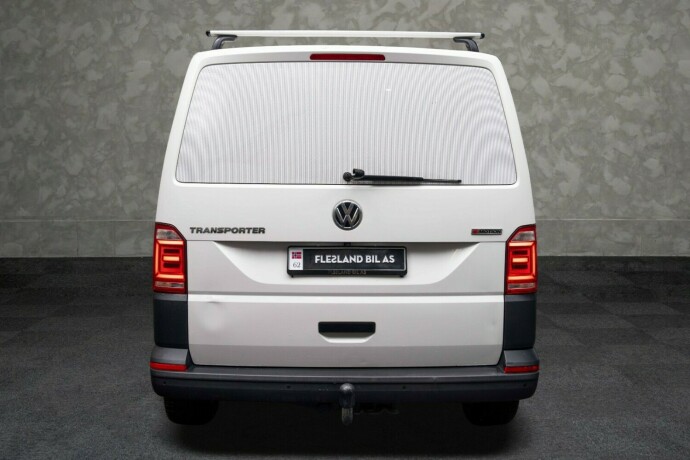 volkswagen-transporter-diesel-2019-big-10