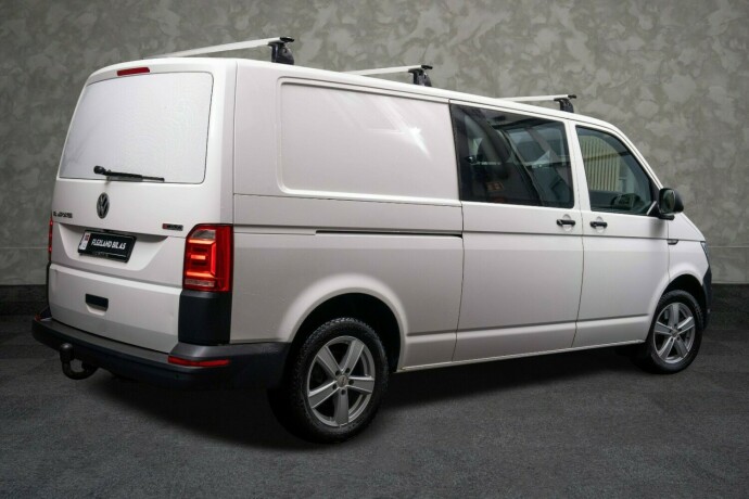 volkswagen-transporter-diesel-2019-big-9