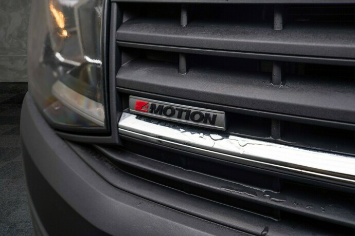 volkswagen-transporter-diesel-2018-big-4
