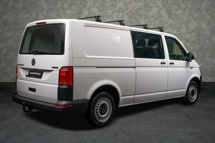 volkswagen-transporter-diesel-2018-big-8