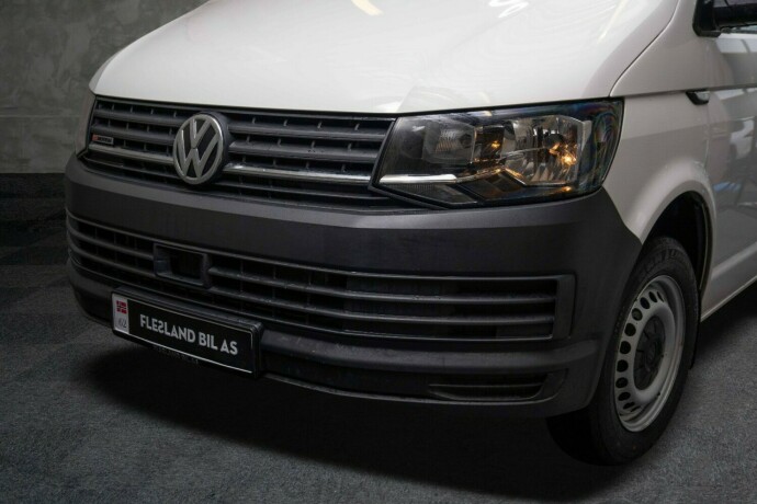 volkswagen-transporter-diesel-2018-big-2