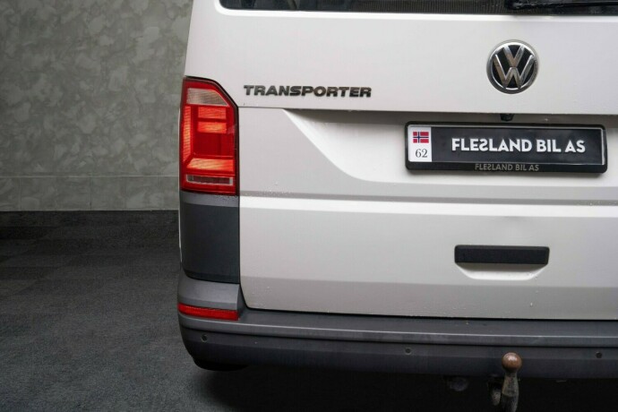 volkswagen-transporter-diesel-2018-big-10