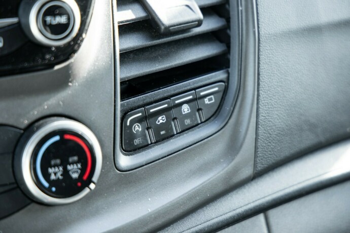 ford-transit-diesel-2022-big-20