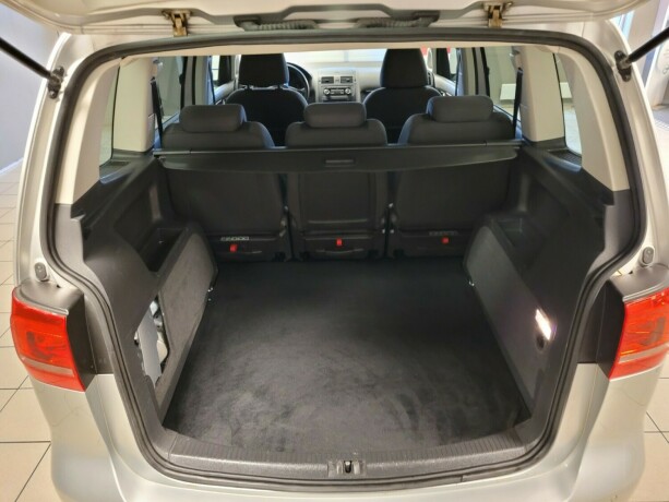 volkswagen-touran-diesel-2011-big-14