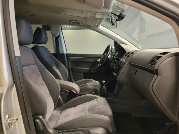 volkswagen-touran-diesel-2011-big-10