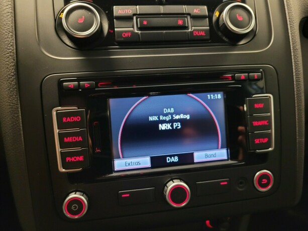volkswagen-touran-diesel-2011-big-16
