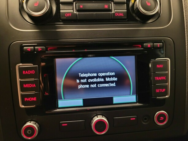 volkswagen-touran-diesel-2011-big-18