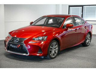 Lexus | IS | Elektrisitet+bensin | 2017