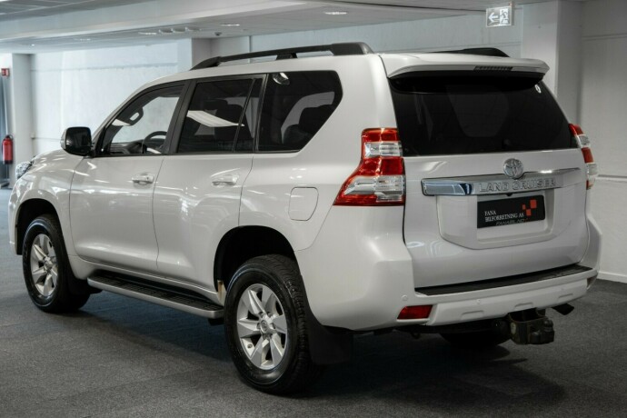 toyota-land-cruiser-diesel-2014-big-1