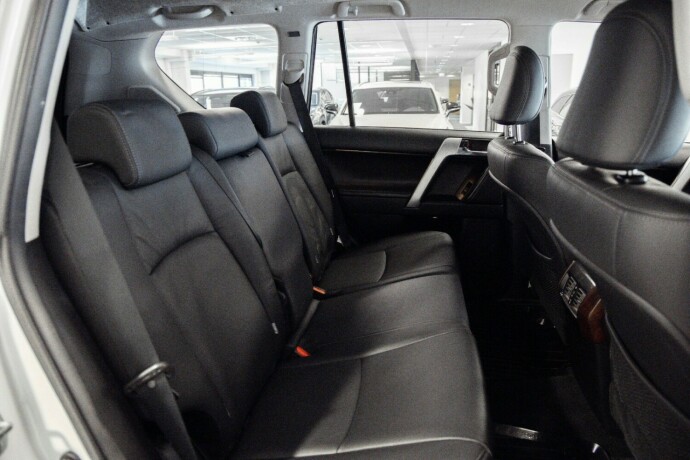 toyota-land-cruiser-diesel-2014-big-8