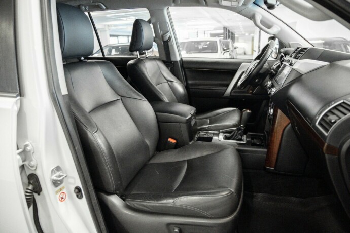 toyota-land-cruiser-diesel-2014-big-9