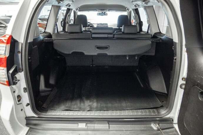 toyota-land-cruiser-diesel-2014-big-7