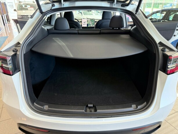 tesla-model-y-elektrisitet-2024-big-27