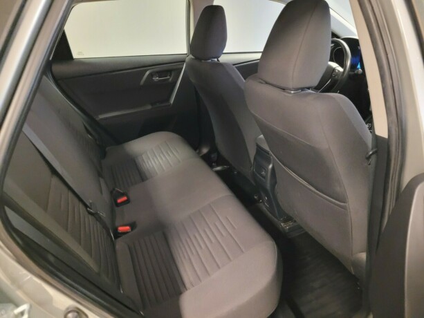 toyota-auris-elektrisitetbensin-2017-big-12