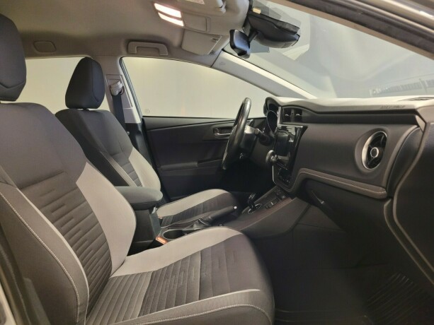 toyota-auris-elektrisitetbensin-2017-big-9