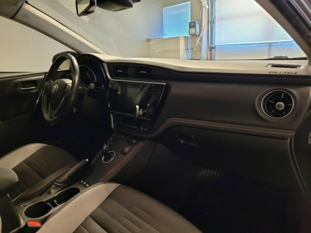 toyota-auris-elektrisitetbensin-2017-big-10