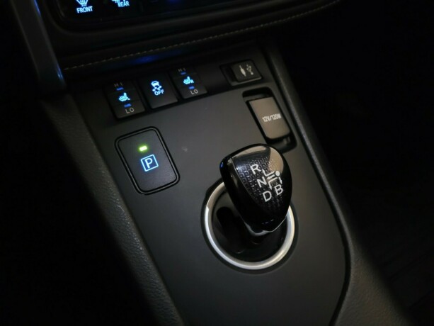 toyota-auris-elektrisitetbensin-2017-big-16