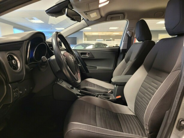 toyota-auris-elektrisitetbensin-2017-big-14