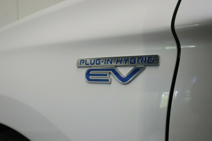mitsubishi-outlander-elektrisitetbensin-2019-big-50