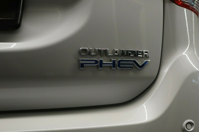 mitsubishi-outlander-elektrisitetbensin-2019-big-52