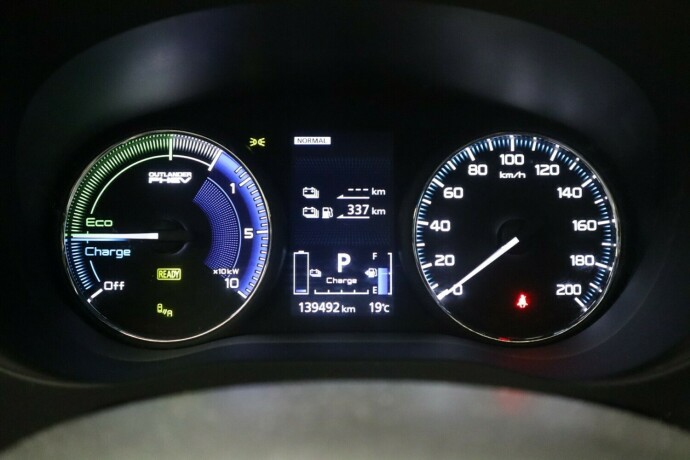 mitsubishi-outlander-elektrisitetbensin-2019-big-28