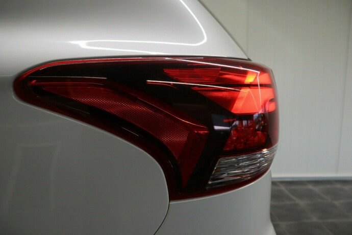 mitsubishi-outlander-elektrisitetbensin-2019-big-14