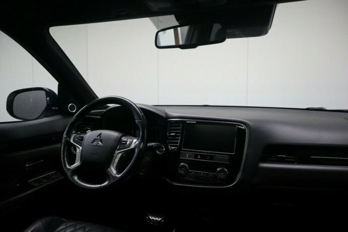 mitsubishi-outlander-elektrisitetbensin-2019-big-18