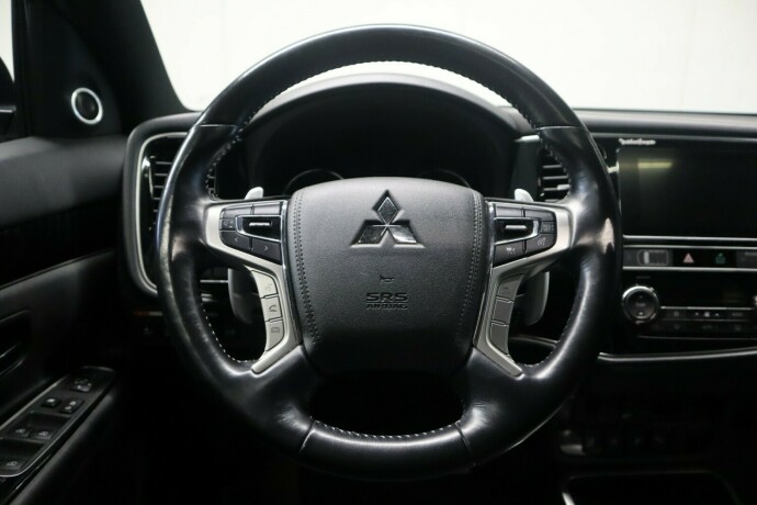 mitsubishi-outlander-elektrisitetbensin-2019-big-23