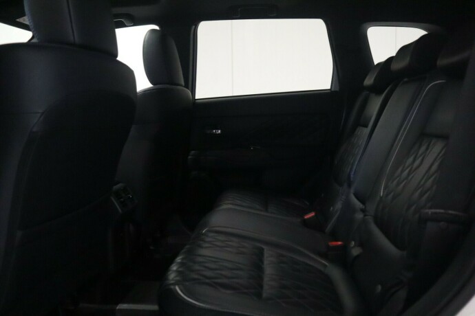 mitsubishi-outlander-elektrisitetbensin-2019-big-16