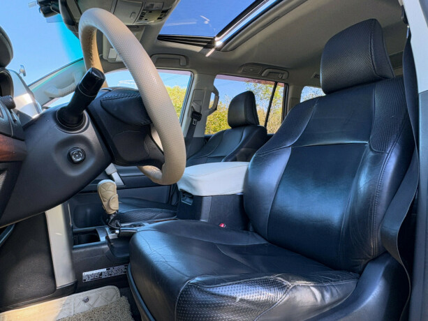 toyota-land-cruiser-diesel-2010-big-7