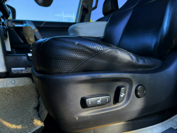 toyota-land-cruiser-diesel-2010-big-8