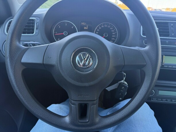 volkswagen-polo-diesel-2010-big-24