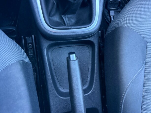 volkswagen-polo-diesel-2010-big-18