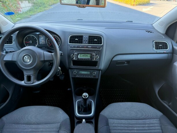 volkswagen-polo-diesel-2010-big-14