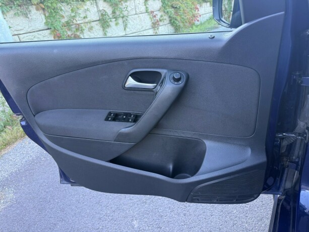 volkswagen-polo-diesel-2010-big-17