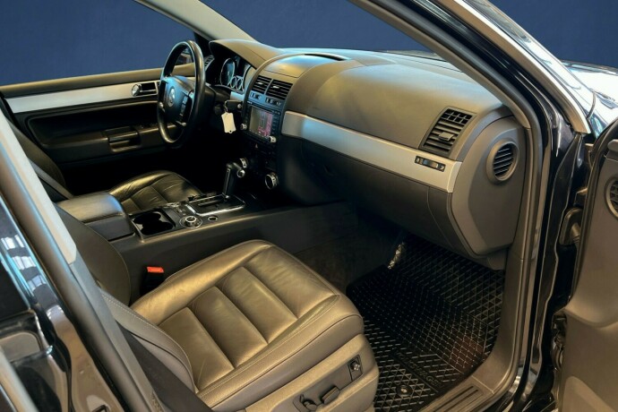 volkswagen-touareg-diesel-2006-big-13