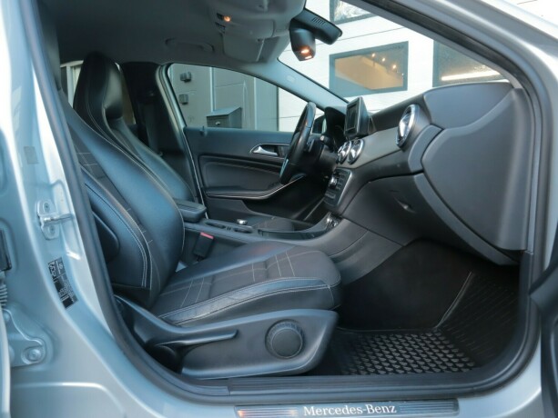 mercedes-benz-gla-bensin-2015-big-9