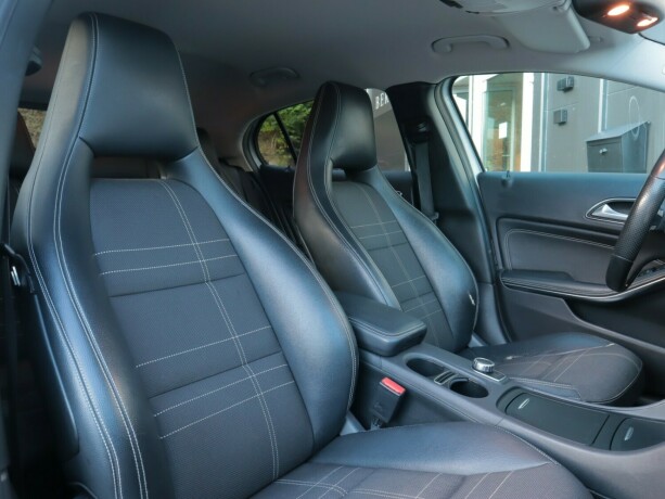 mercedes-benz-gla-bensin-2015-big-11
