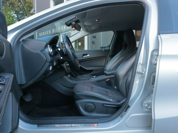mercedes-benz-gla-bensin-2015-big-6