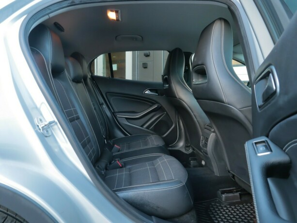 mercedes-benz-gla-bensin-2015-big-13