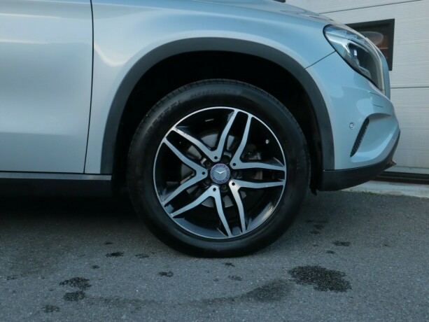 mercedes-benz-gla-bensin-2015-big-26