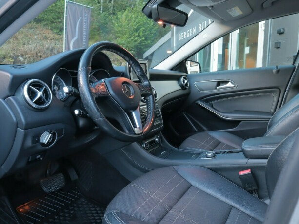 mercedes-benz-gla-bensin-2015-big-7