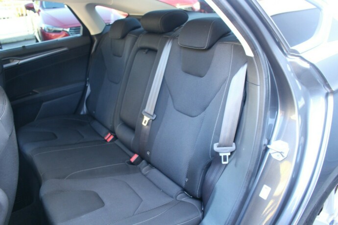 ford-mondeo-elektrisitetbensin-2016-big-12