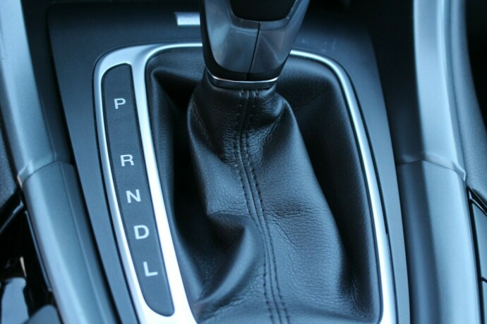 ford-mondeo-elektrisitetbensin-2016-big-25