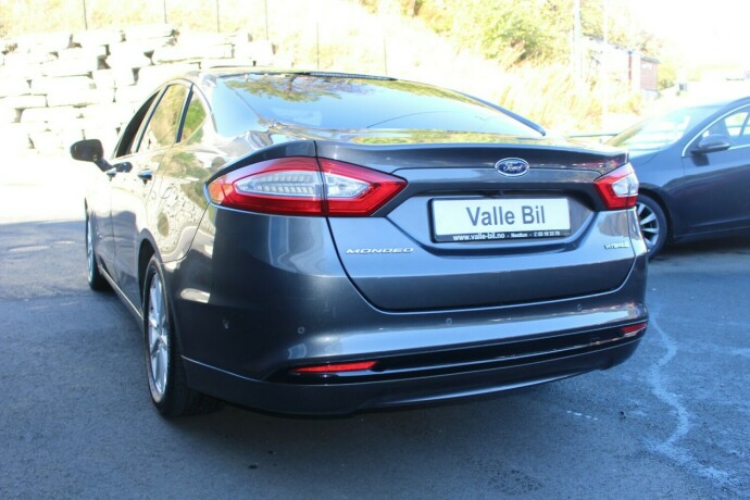 ford-mondeo-elektrisitetbensin-2016-big-3