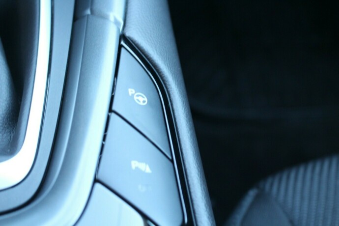 ford-mondeo-elektrisitetbensin-2016-big-26
